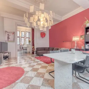  Appartement Duplex 2 Situe Au Centre Du Coeur Historique De